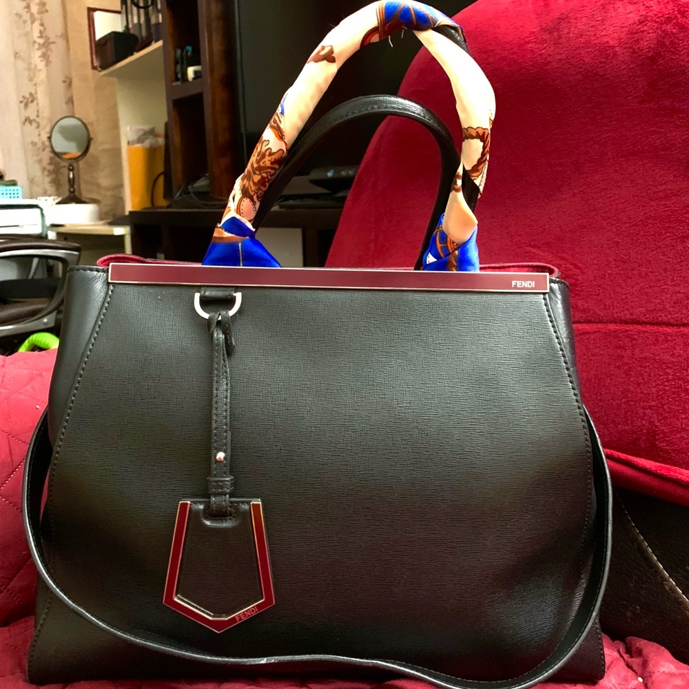 💯 Authentic Fendi 2jours Saffiani Large 2-Way Bag